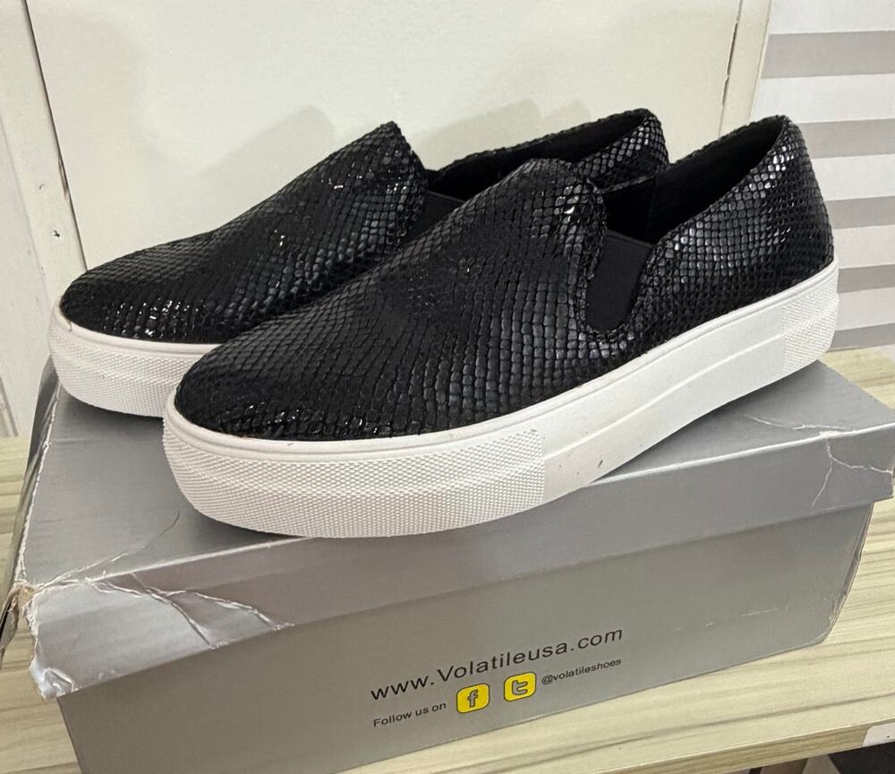 Volatile Apex Black Slip On Platform Shoes Casual Womens Size 8 Black